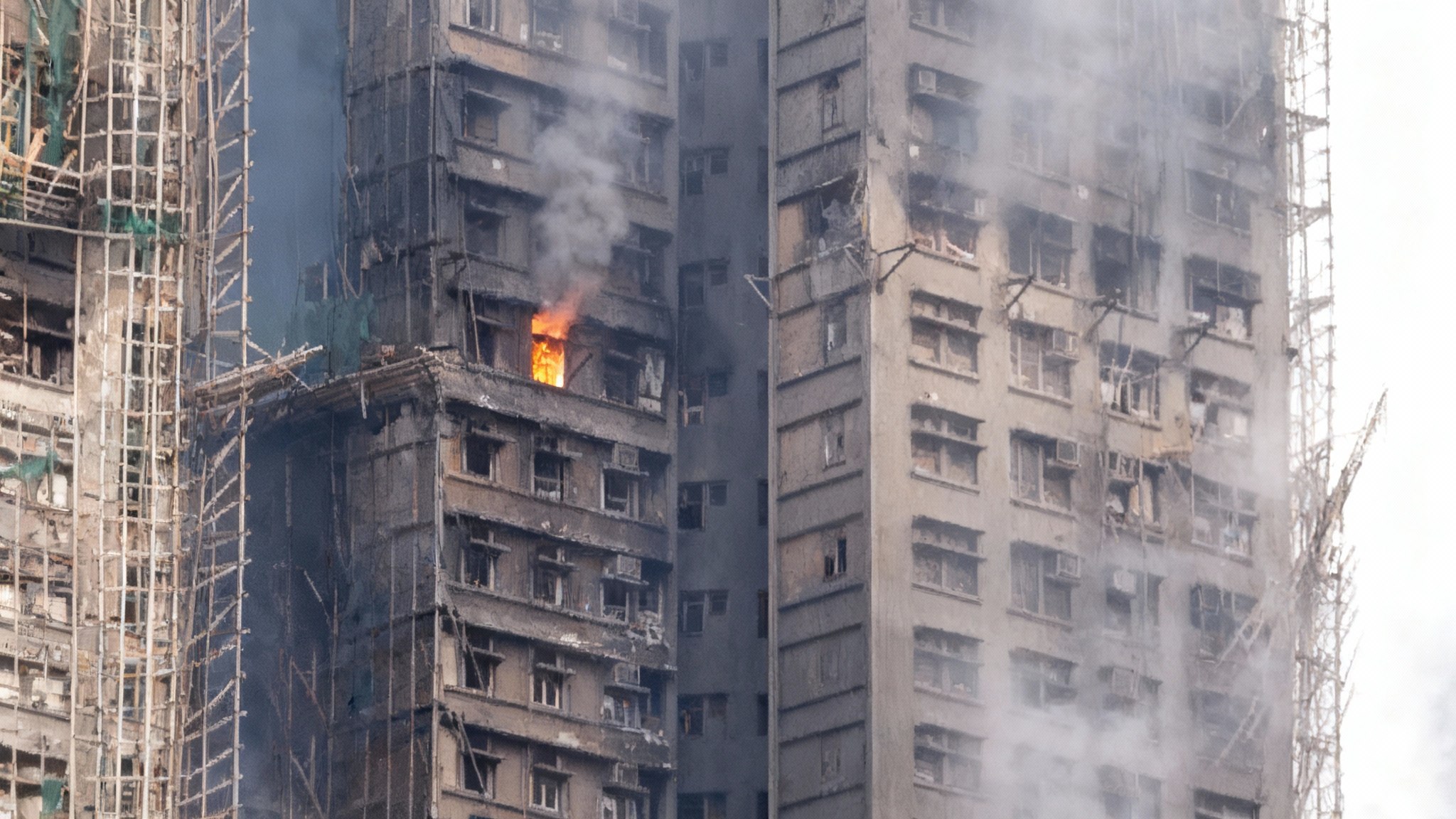 Hong Kong’s Fire Toll Hits 128 as 200 Residents Remain Unaccounted — Authorities Arrest Eight Over Renovations